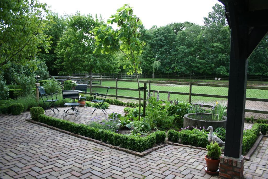 Landrop Bed & Breakfast Hoogeloon Exterior foto