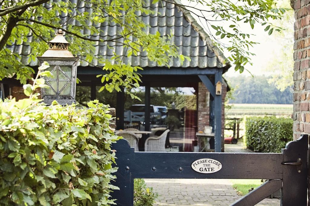 Landrop Bed & Breakfast Hoogeloon Exterior foto